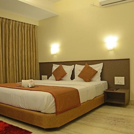 Hotel Greenland-Elegant Colhapur Exterior foto