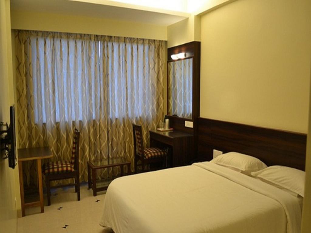 Hotel Greenland-Elegant Colhapur Exterior foto