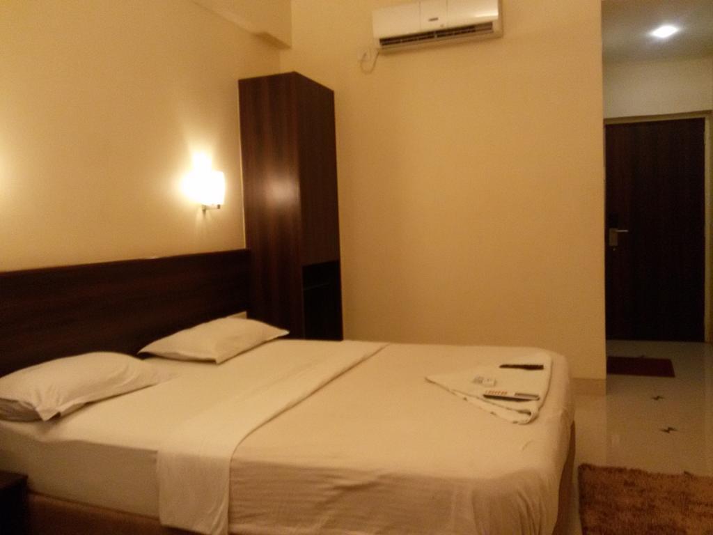 Hotel Greenland-Elegant Colhapur Exterior foto