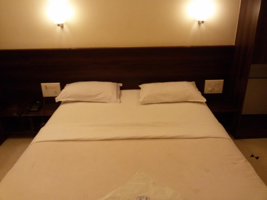 Hotel Greenland-Elegant Colhapur Exterior foto
