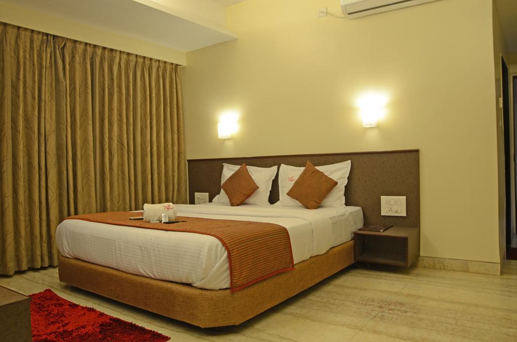 Hotel Greenland-Elegant Colhapur Exterior foto