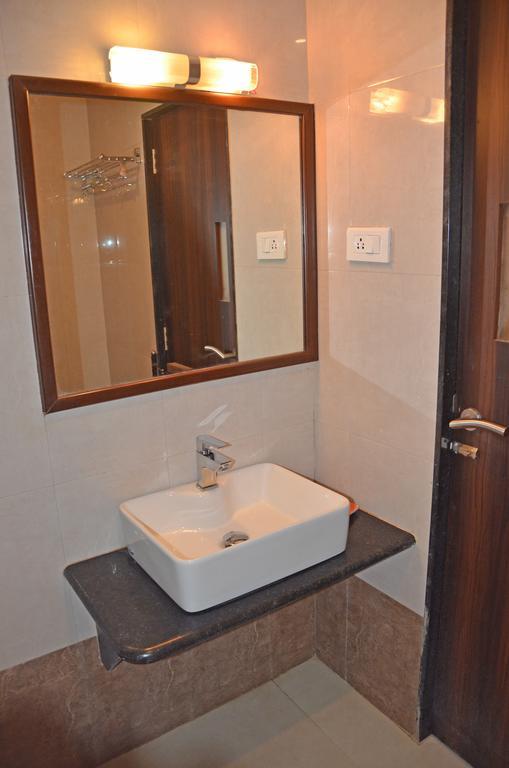 Hotel Greenland-Elegant Colhapur Exterior foto