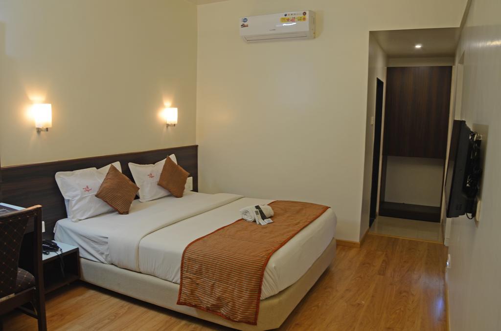 Hotel Greenland-Elegant Colhapur Exterior foto