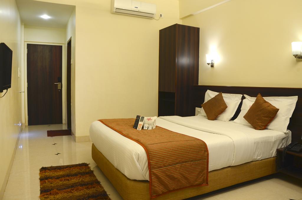 Hotel Greenland-Elegant Colhapur Exterior foto