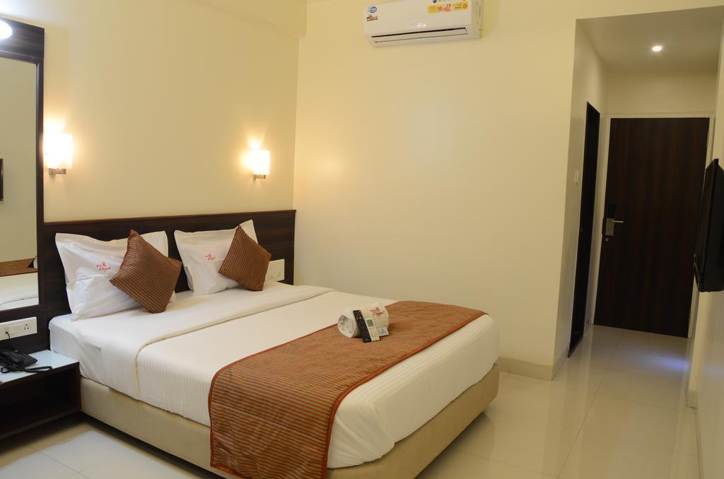 Hotel Greenland-Elegant Colhapur Exterior foto